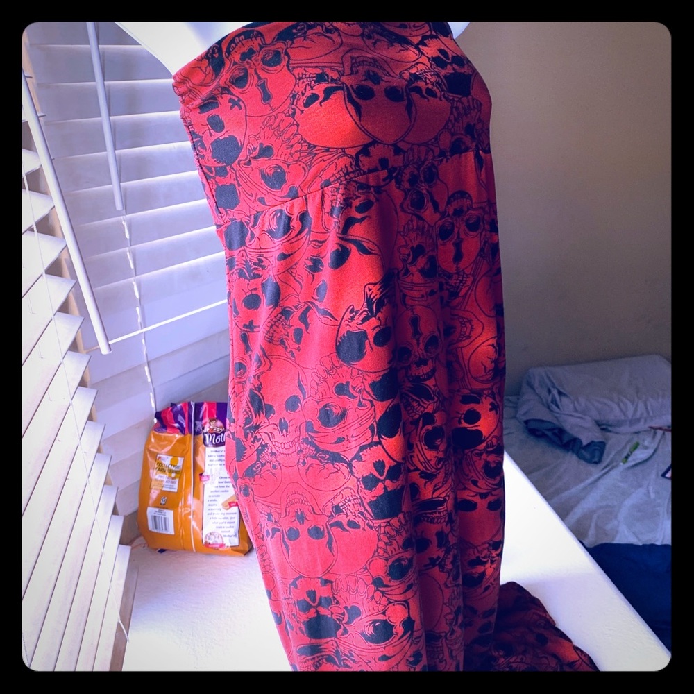 Dress or skirt universal red skull skirt